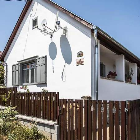Vandorlo Vendeghaz Apartament *